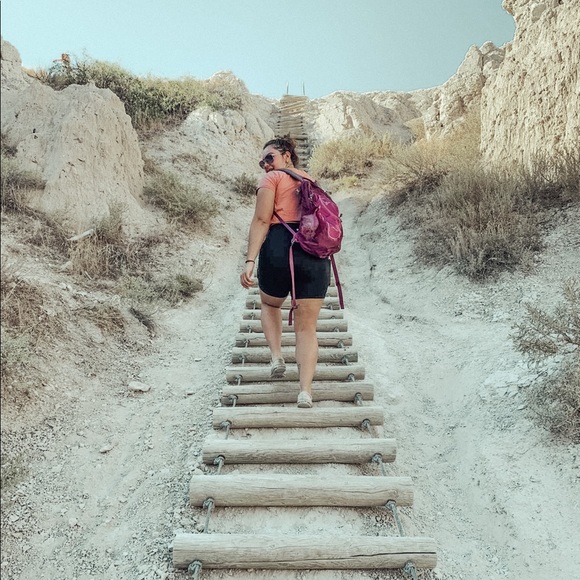 Meet your Posher, Taylor - Picture 3 of 6